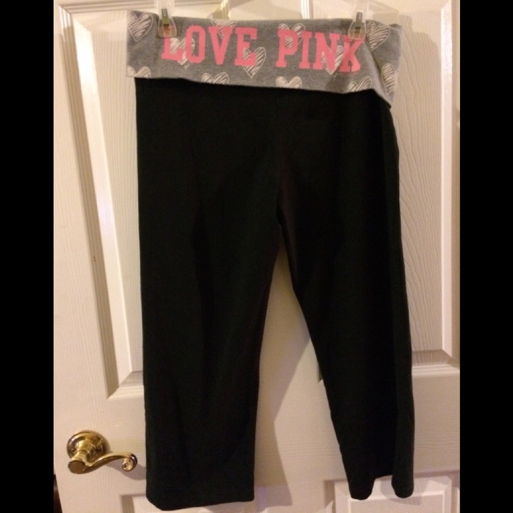 💕Pink VS cropped yoga pants💕